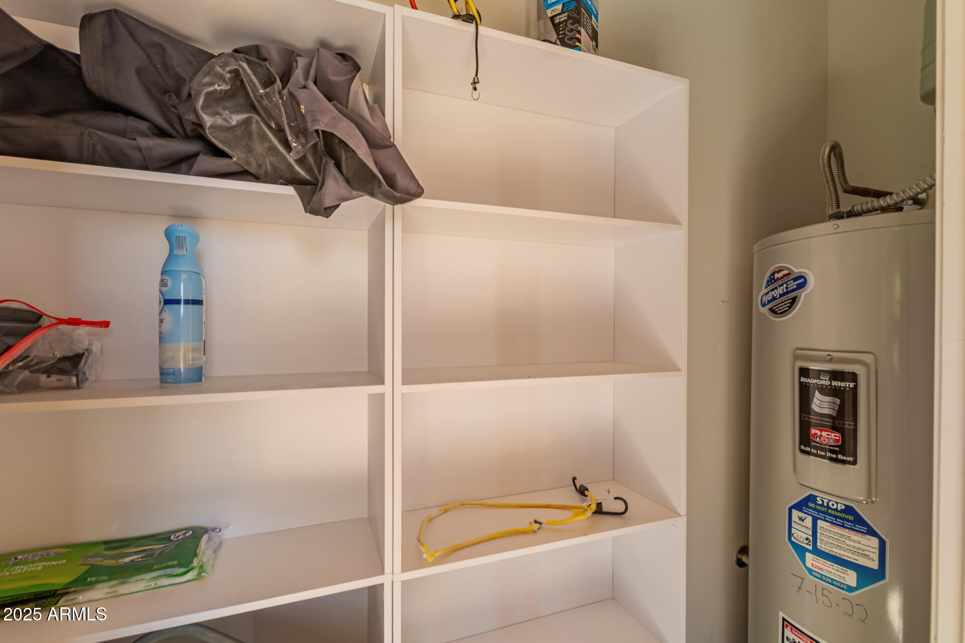 20100 North 78th Place, Unit 2083 Scottsdale, AZ 85255 - Photo 24 of 40 a bathroom with a bathtub and shower
