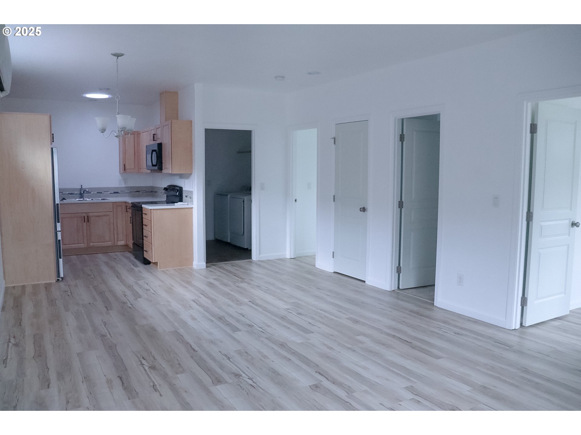 3023 Hummingbird Lane Eugene, OR 97405 - Photo 11 of 28