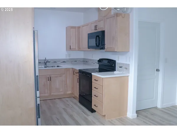 $437,500 | 3023 Hummingbird Lane, Eugene, OR 97405