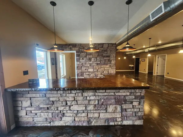 $650,000 | 109 West Poplar Street, Harrisburg, IL 62946