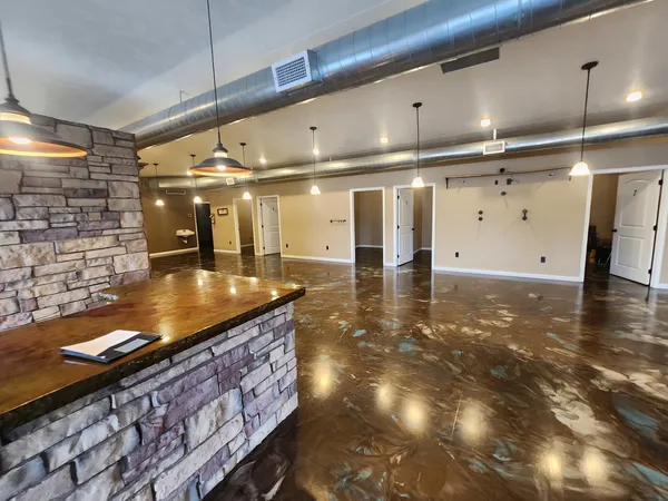 $650,000 | 109 West Poplar Street, Harrisburg, IL 62946