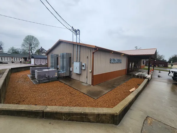 $650,000 | 109 West Poplar Street, Harrisburg, IL 62946