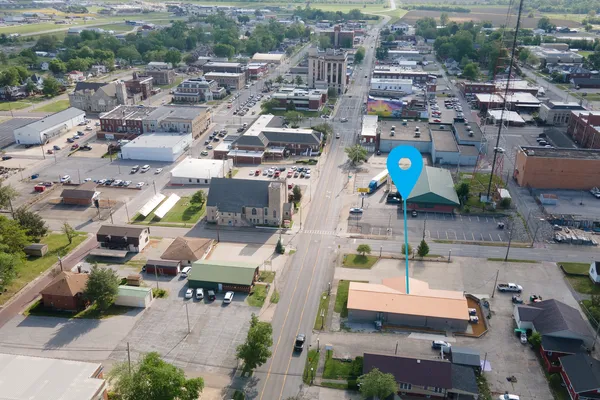 $650,000 | 109 West Poplar Street, Harrisburg, IL 62946