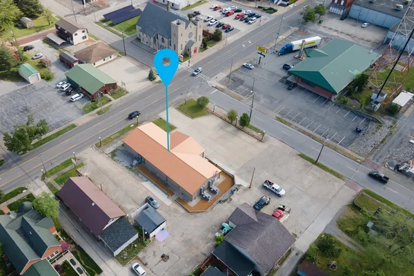 $650,000 | 109 West Poplar Street, Harrisburg, IL 62946