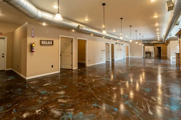 $650,000 | 109 West Poplar Street, Harrisburg, IL 62946