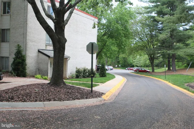 $2,150 | 14414 Parkvale Road, Unit 2, Rockville, MD 20853