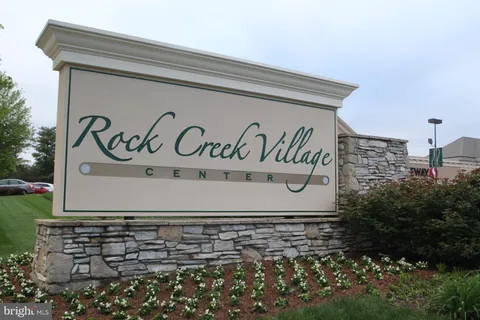 $2,050 | 14414 Parkvale Road, Unit 2, Rockville, MD 20853