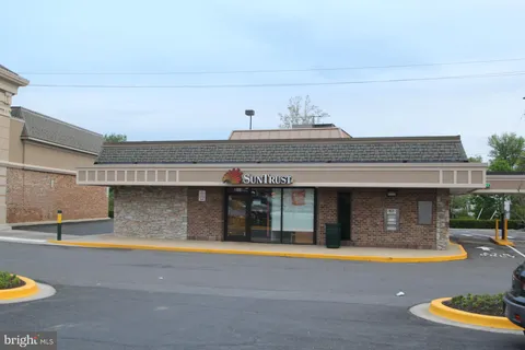 $2,050 | 14414 Parkvale Road, Unit 2, Rockville, MD 20853