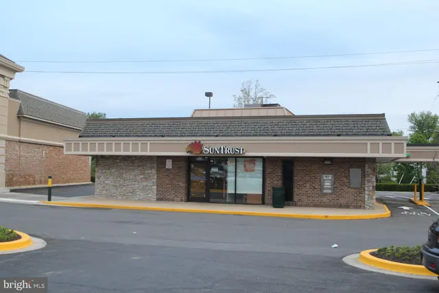 $2,150 | 14414 Parkvale Road, Unit 2, Rockville, MD 20853