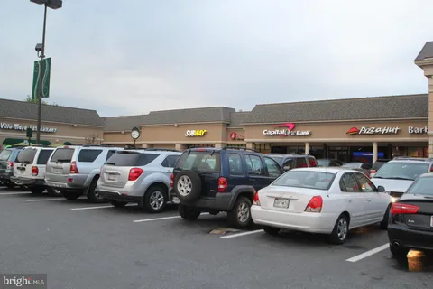 $2,050 | 14414 Parkvale Road, Unit 2, Rockville, MD 20853