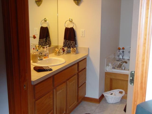 12989 Sullivan Road Emmett, MI 48022 - Photo 18 of 29 31051275-17.JPG