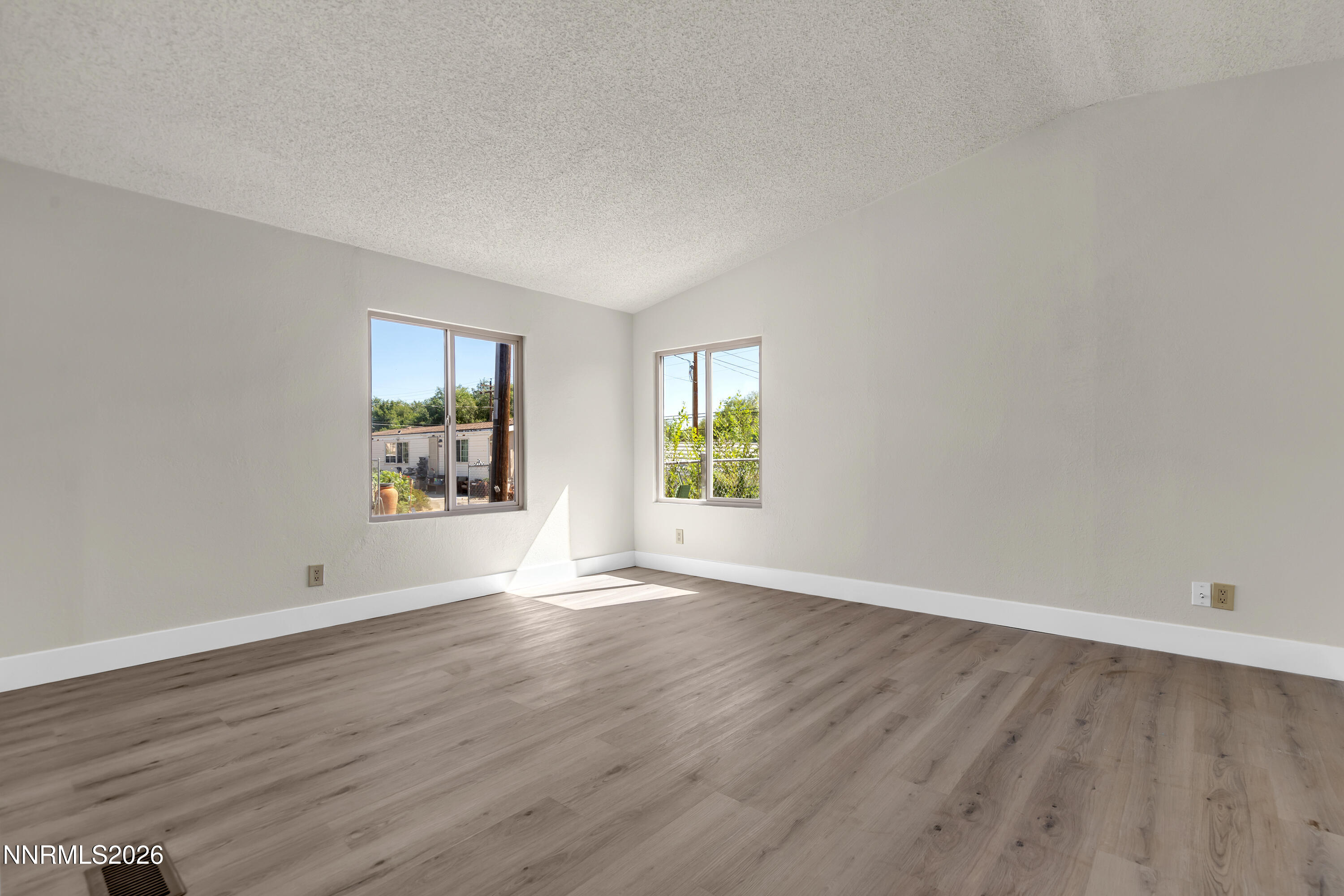 5136 Sun Valley Boulevard Sun Valley, NV 89433 - Photo 15 of 33 SunValley5136-015