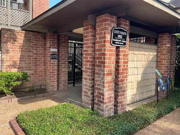 $175,000 | 2829 Timmons Lane, Unit 215, Houston, TX 77027
