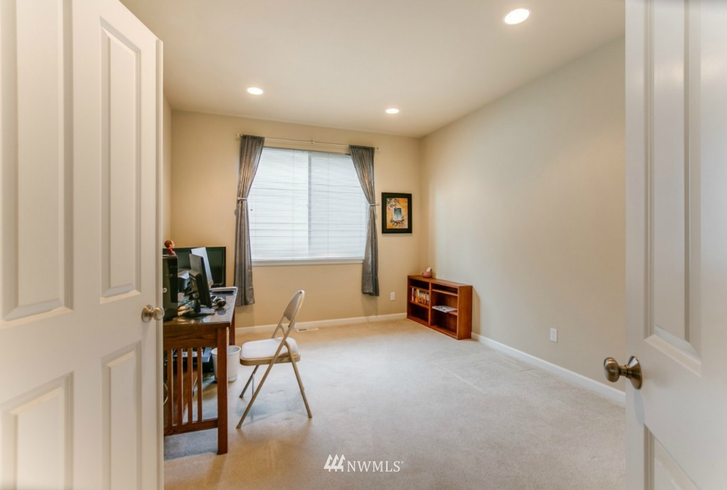16623 Southeast 162nd Street Renton, WA 98058 - Photo 11 of 20 Gallery Image 11