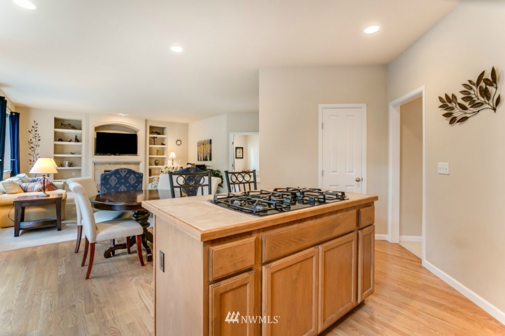 16623 Southeast 162nd Street Renton, WA 98058 - Photo 9 of 20 Gallery Image 9