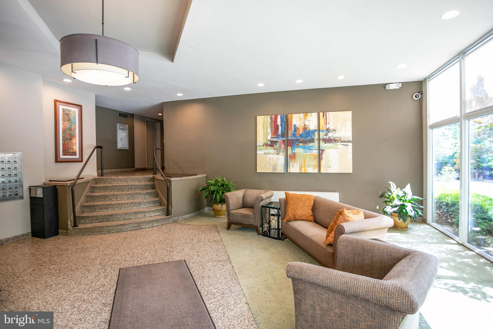 2829 Connecticut Avenue Northwest, Unit 103 Washington, DC 20008 - Photo 20 of 33 Lobby