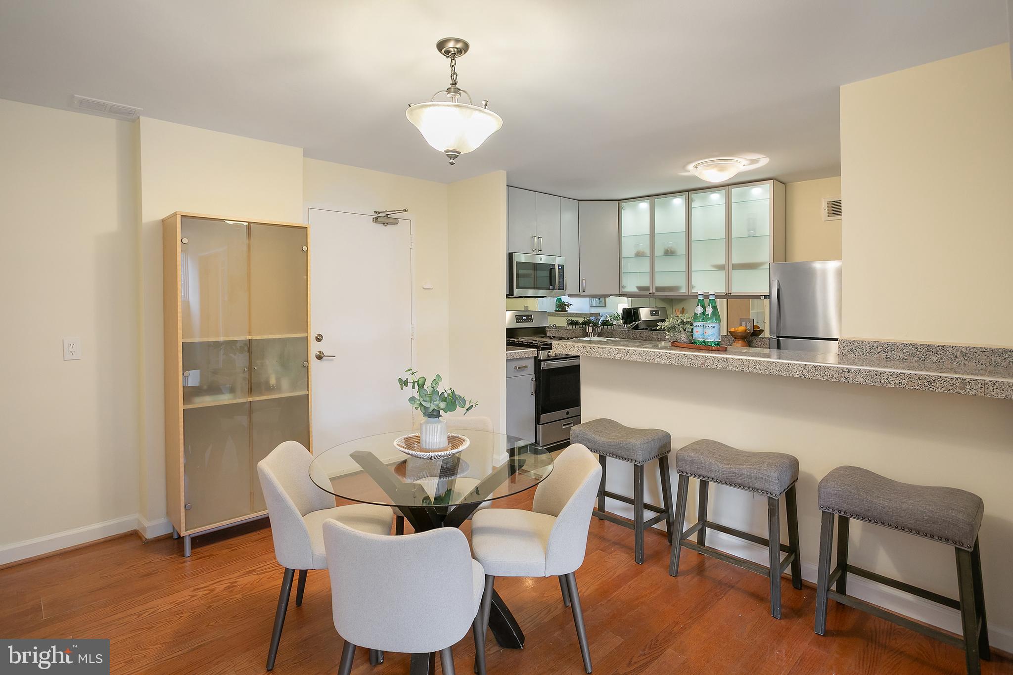 2829 Connecticut Avenue Northwest, Unit 103 Washington, DC 20008 - Photo 9 of 33 Dining/Kitchen