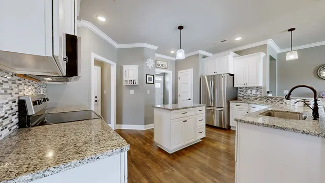 $539,900 | 5167 Vinnie Dell Drive, Chapel Hill, TN 37034