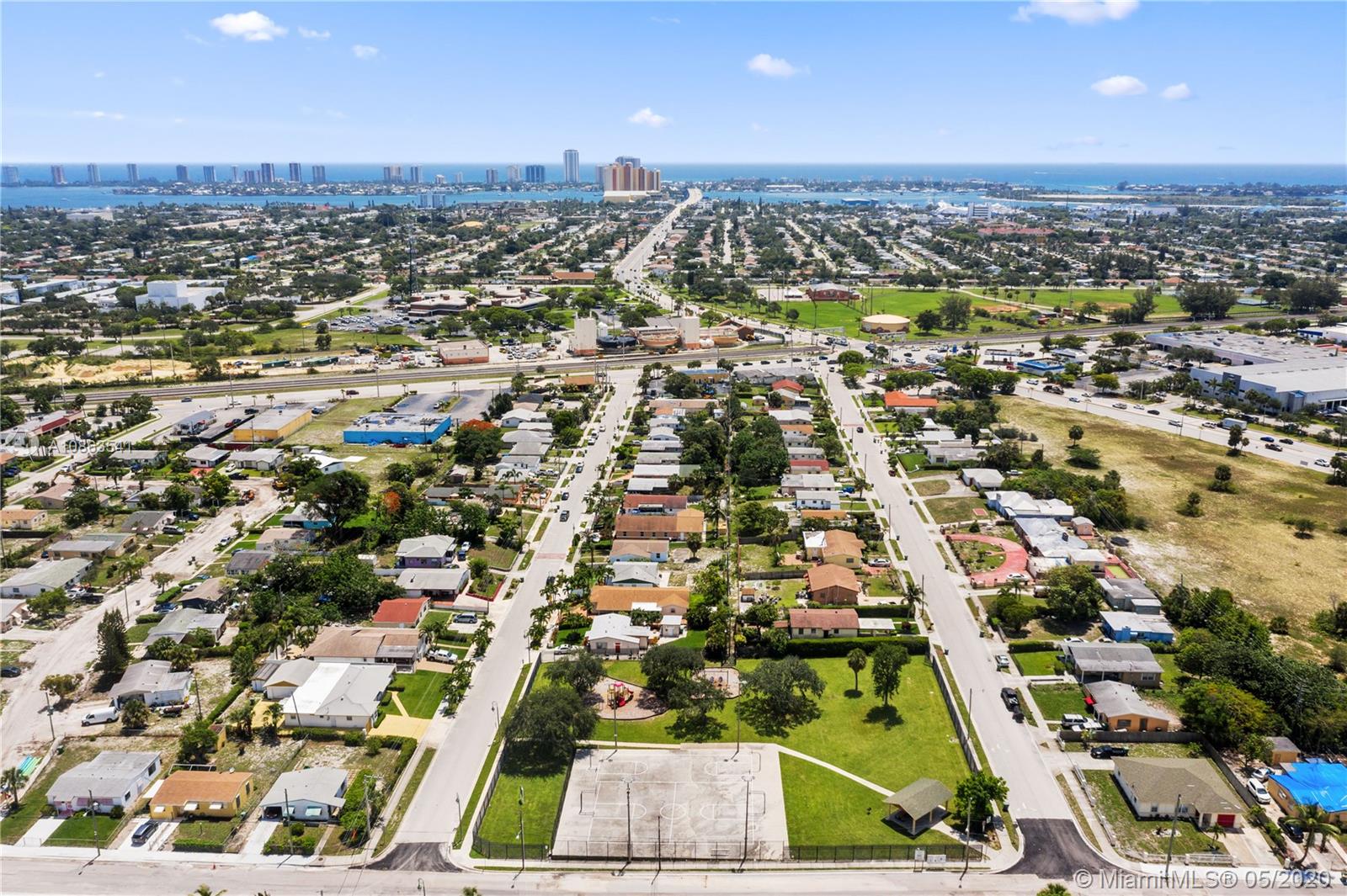 1079 West 26th Street Riviera Beach, FL 33404 - Photo 3 of 28 Gallery Image 3