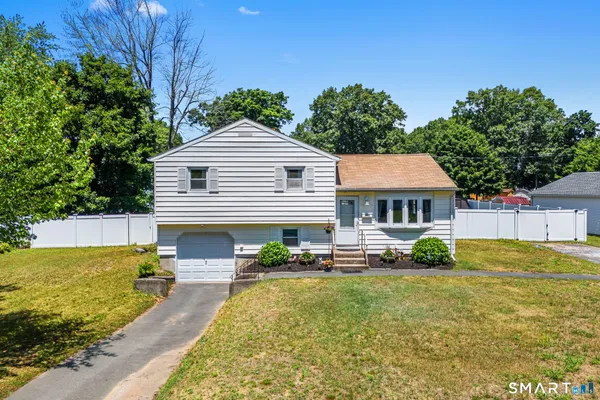 $350,000 | 342 South Elm Street, Windsor Locks, CT 06096