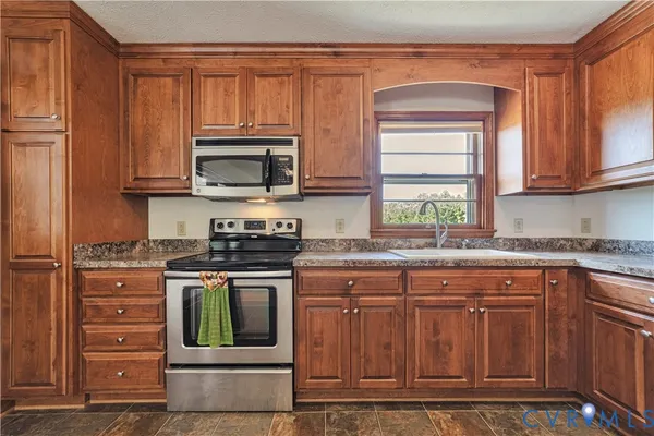 $299,000 | 712 Fredericks Hall Road, Bumpass, VA 23024