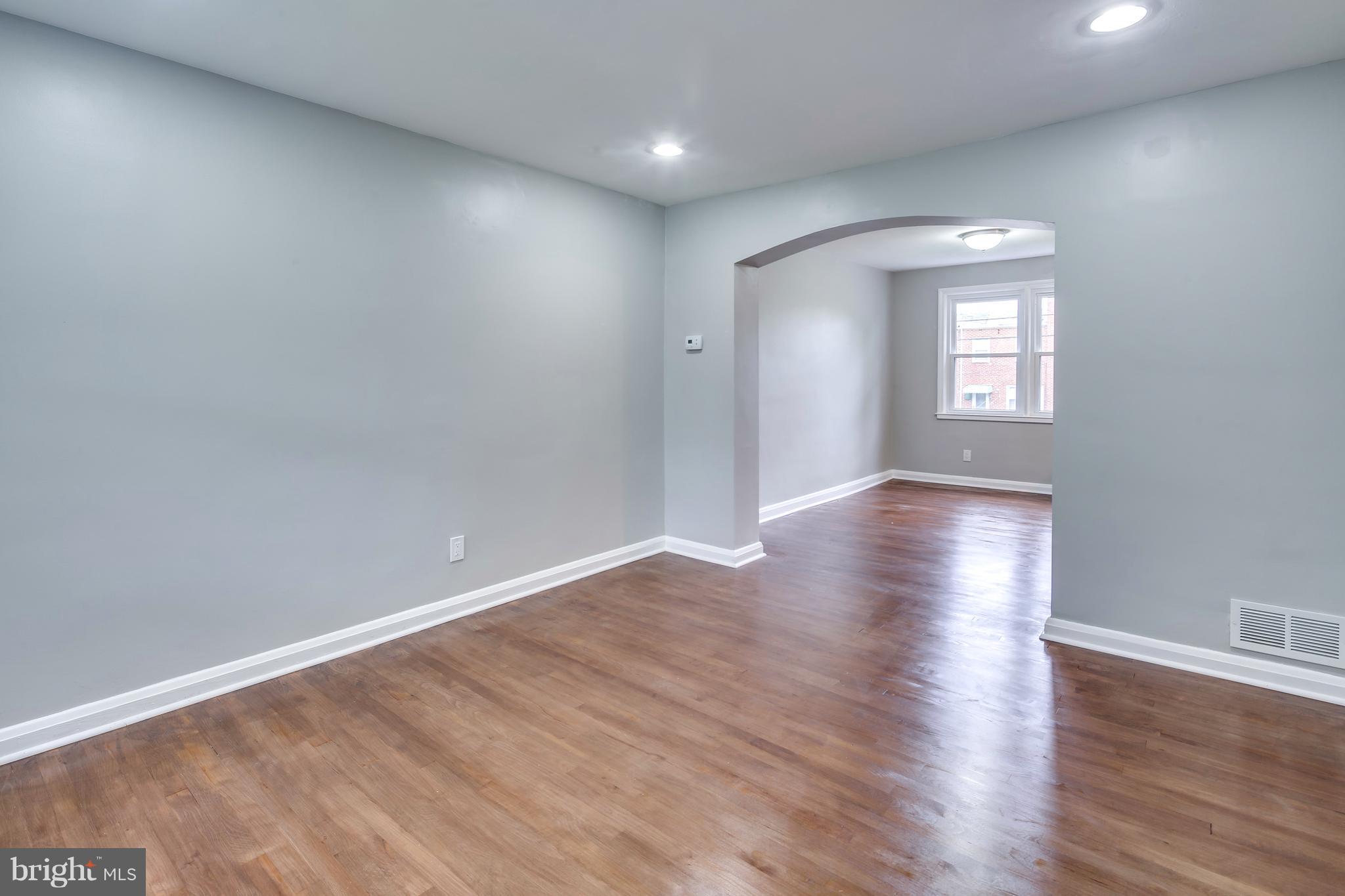 8333 Kendale Road Baltimore, MD 21234 - Photo 4 of 26 Living Room