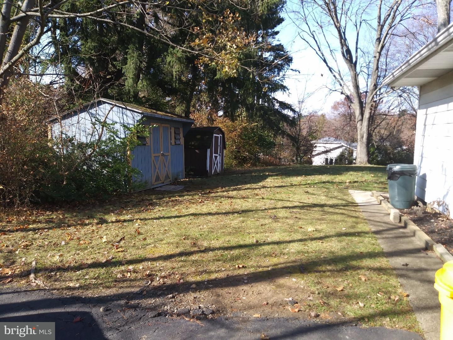 1503 Paper Mill Road Glenside, PA 19038 - Photo 3 of 4 Side Yard