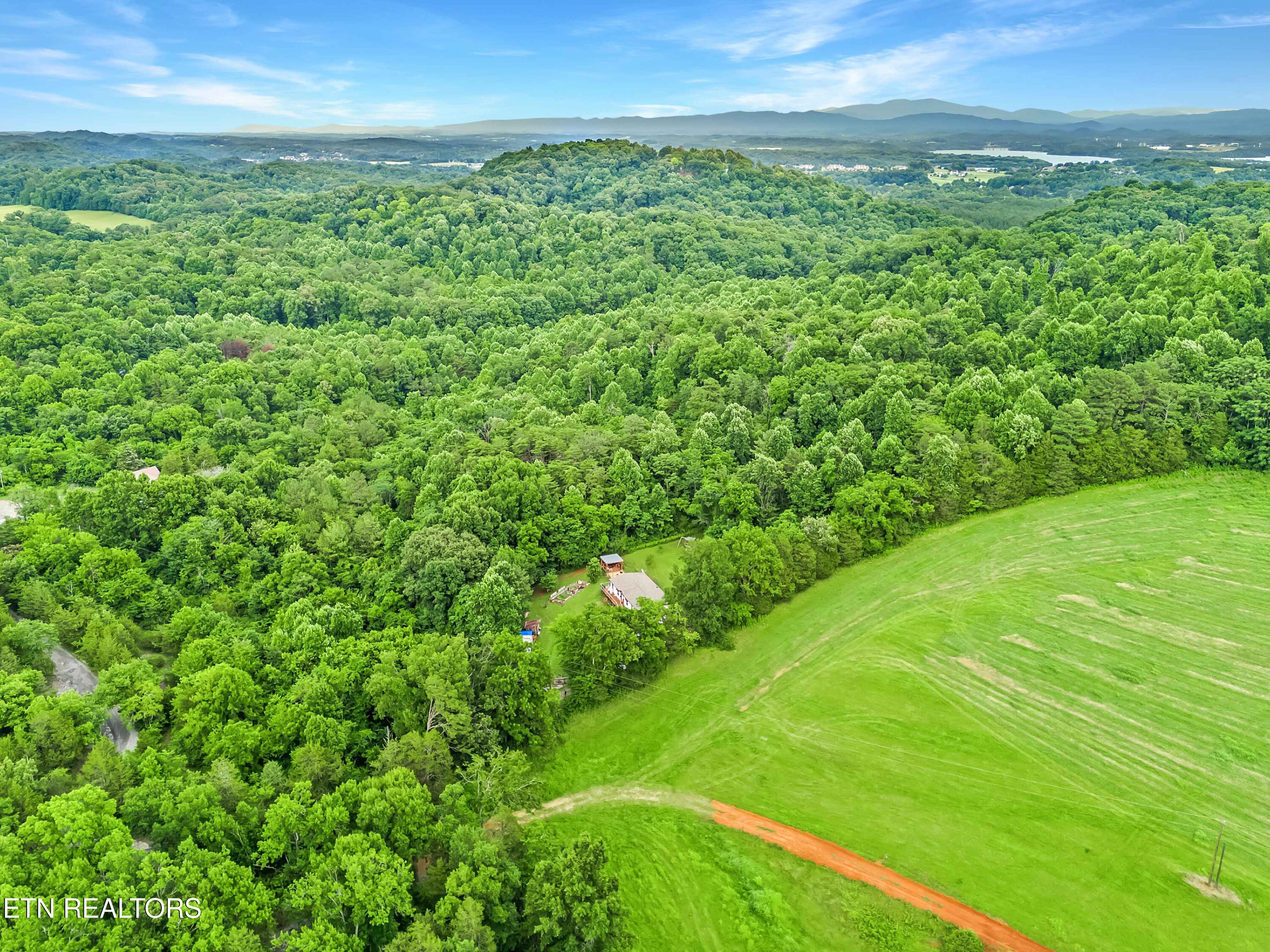 516 Knob Road Vonore, TN 37885 - Photo 5 of 37 DJI_20260622184507_0785_D_DTM4P
