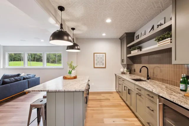 $2,199,900 | 2700 White Oak Circle, Orono, MN 55356