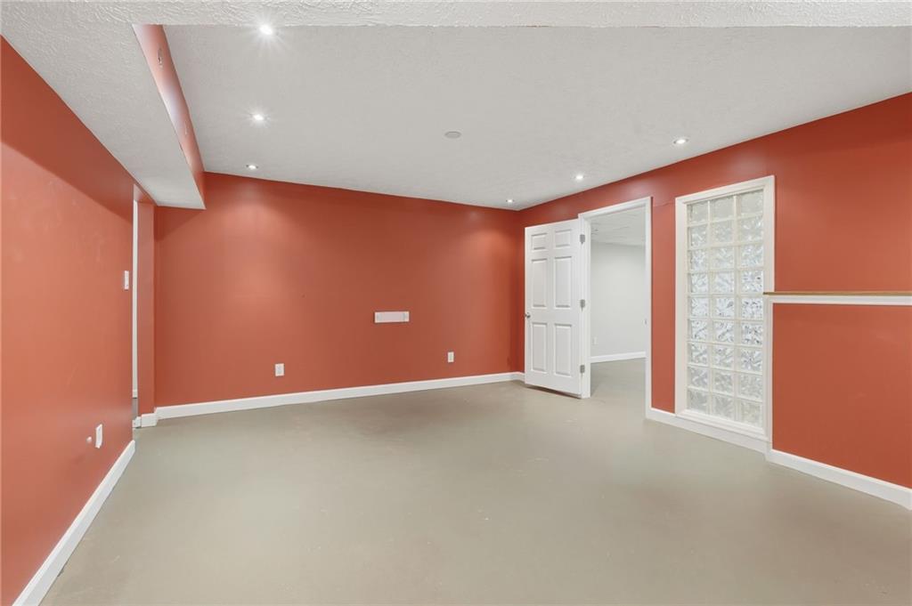694 Shore View Lithonia, GA 30058 - Photo 31 of 39
