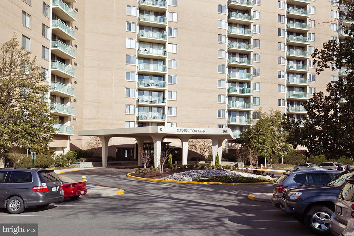 501 Slaters Lane, Unit 502 Alexandria, VA 22314 - Photo 1 of 24 Front of building