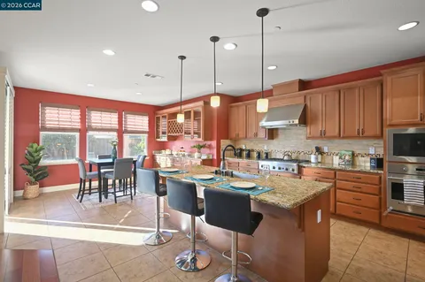 $2,650,000 | 2550 Molinaro Way, Dublin, CA 94568