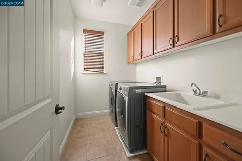 $2,650,000 | 2550 Molinaro Way, Dublin, CA 94568