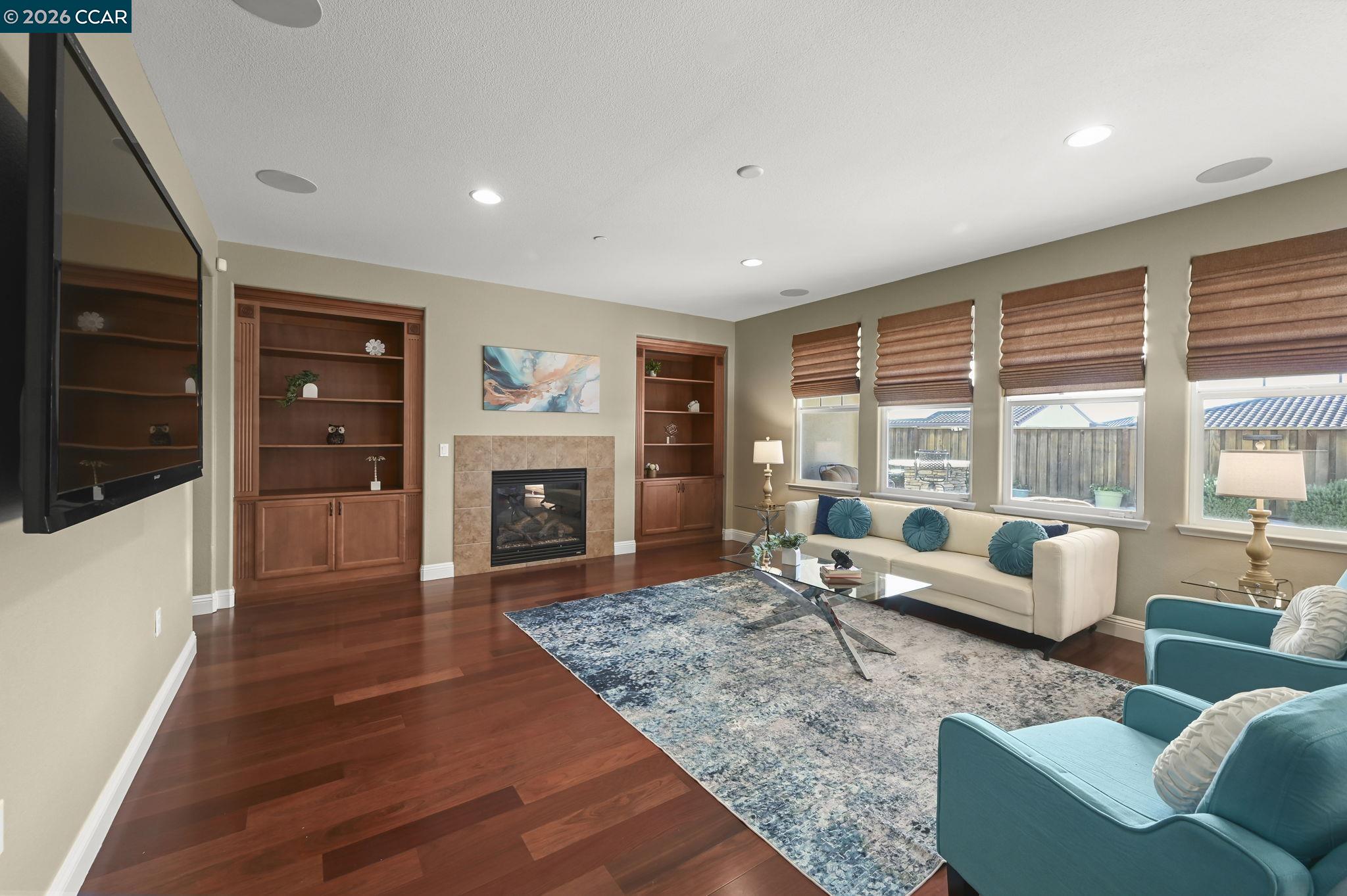 2550 Molinaro Way Dublin, CA 94568 - Photo 8 of 49