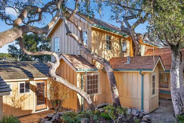 $1,995,000 | 421 Eardley Avenue, Pacific Grove, CA 93950