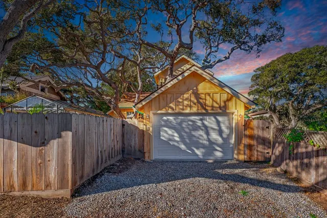 $1,995,000 | 421 Eardley Avenue, Pacific Grove, CA 93950