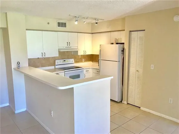 $2,200 | 7864 Sonoma Springs Circle, Unit 104, Lake Worth, FL 33463