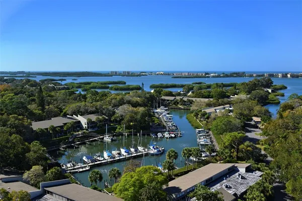 $1,800 | 1709 Pelican Cove Road, Unit GL349, Sarasota, FL 34231