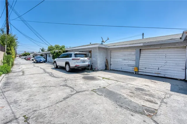 $3,950,000 | 4858 Live Oak Street, Cudahy, CA 90201