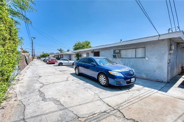 $3,950,000 | 4858 Live Oak Street, Cudahy, CA 90201