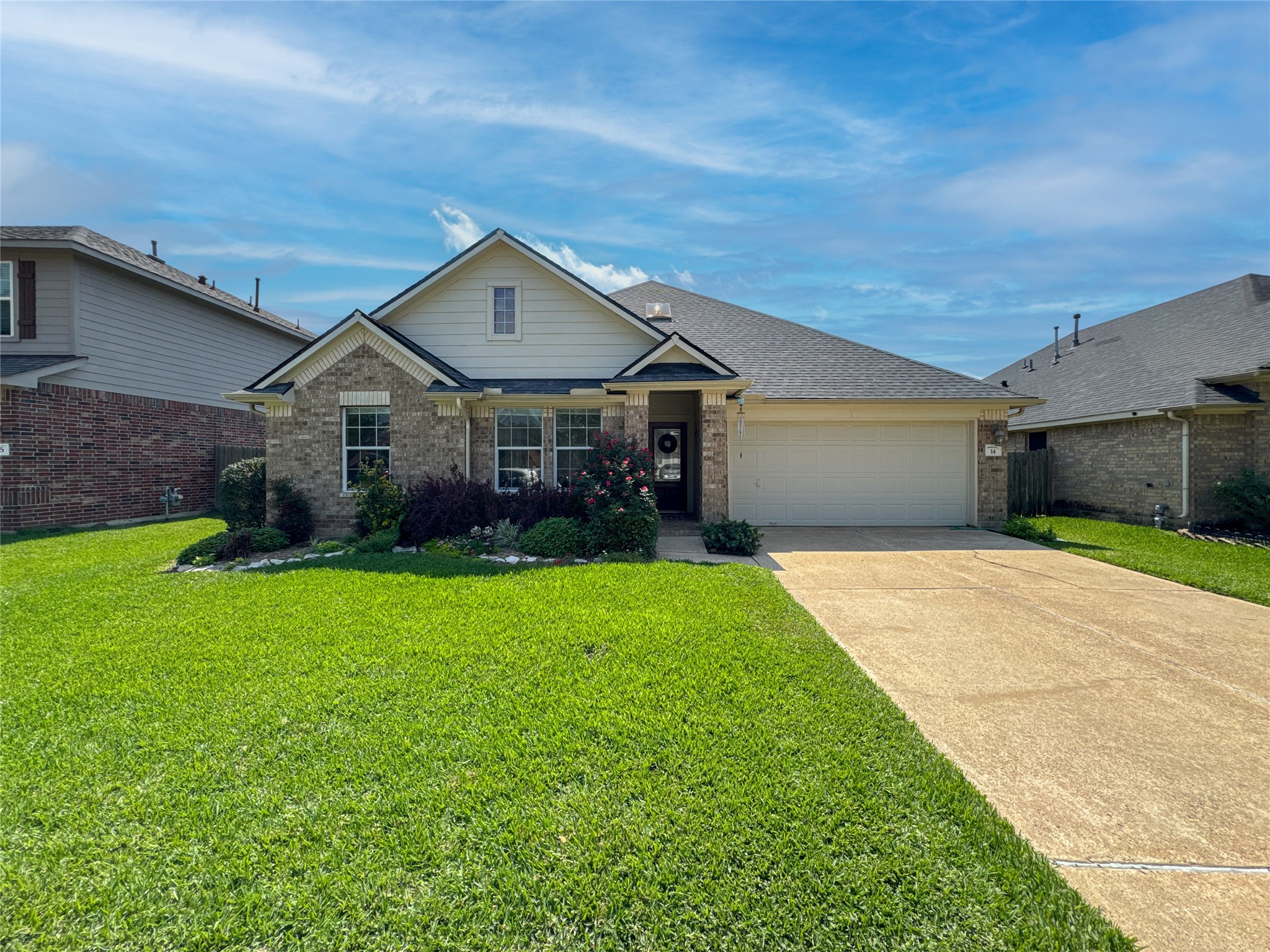 14 Palmdale Lane Manvel, TX 77578 - Photo 1 of 35 Welcome to this gem of a home in a family neighborhood