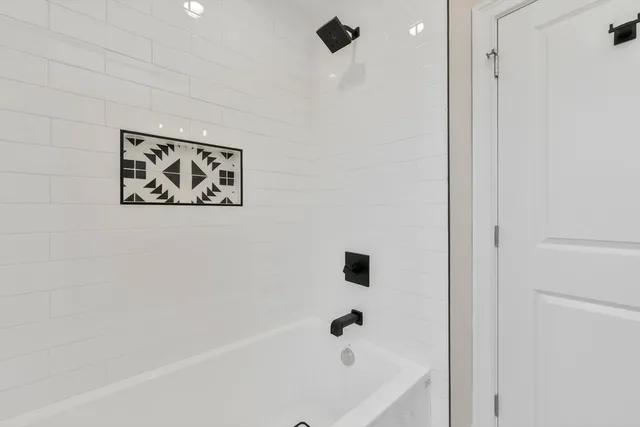 $3,300 | 189 Trenton Street, Unit 6, Boston, MA 02128