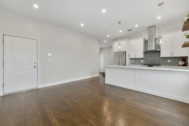 $3,300 | 189 Trenton Street, Unit 6, Boston, MA 02128