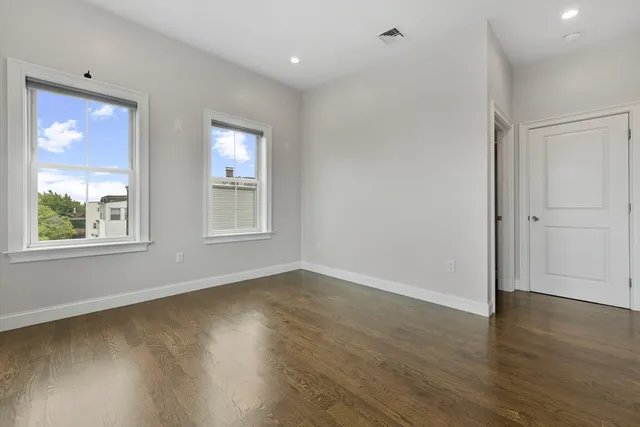 $3,300 | 189 Trenton Street, Unit 6, Boston, MA 02128