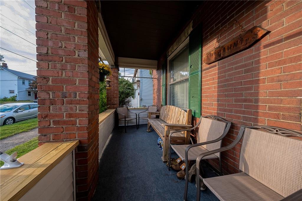 Large covered front porch!