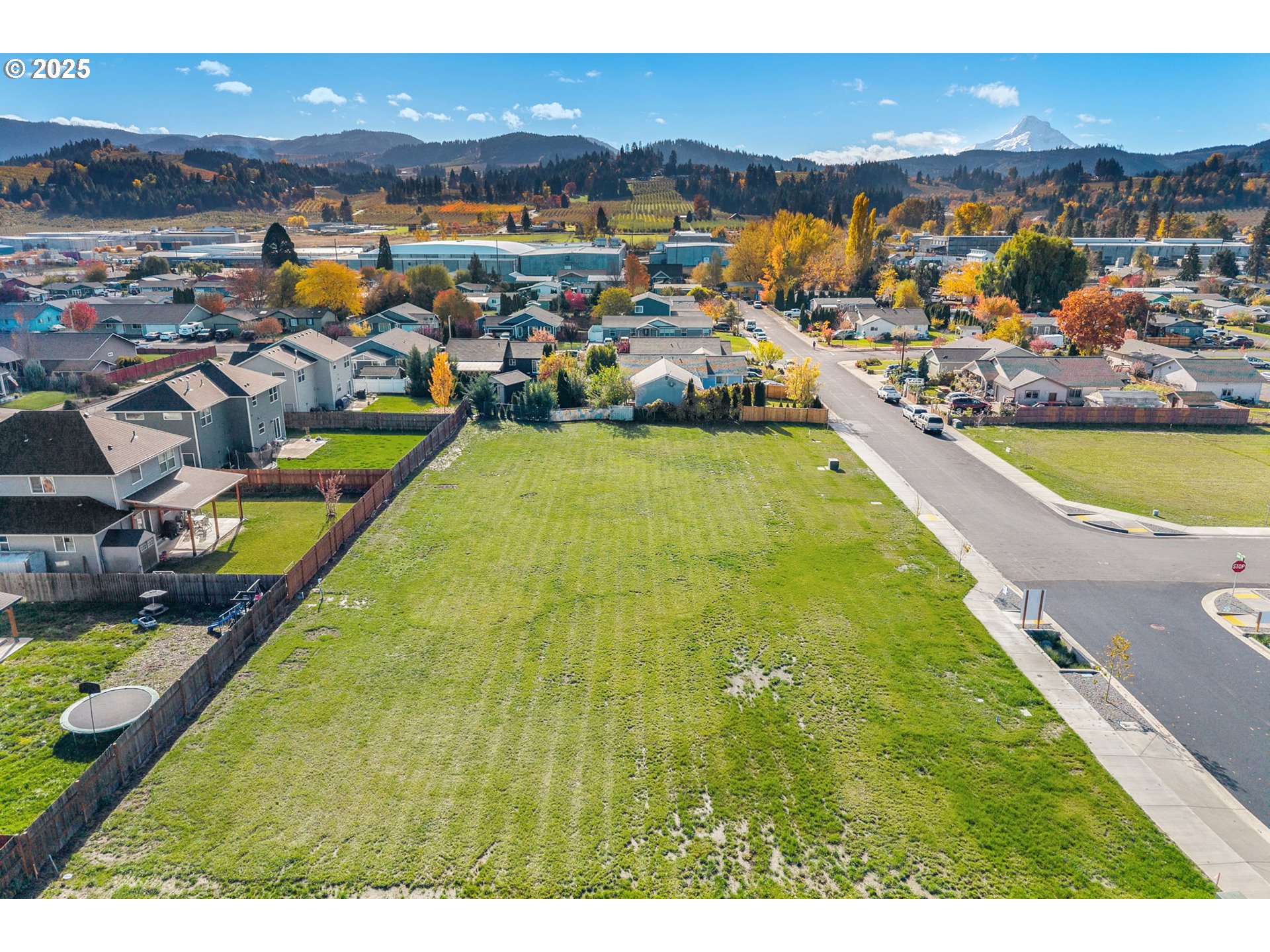 3165 Maple Road Hood River, OR 97031 - Photo 8 of 20