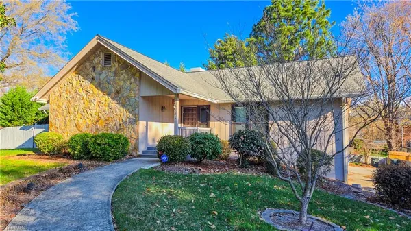 $2,600 | 4153 Allistair Road, Winston-Salem, NC 27104
