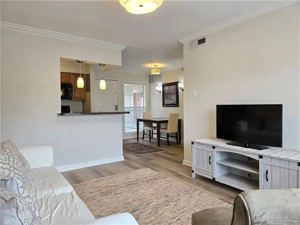 $1,600 | 2511 Metairie Lawn Drive, Unit 215, Metairie, LA 70002
