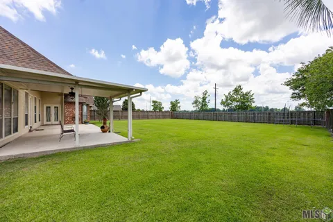$419,000 | 807 Spanish Oaks Drive, Brusly, LA 70719