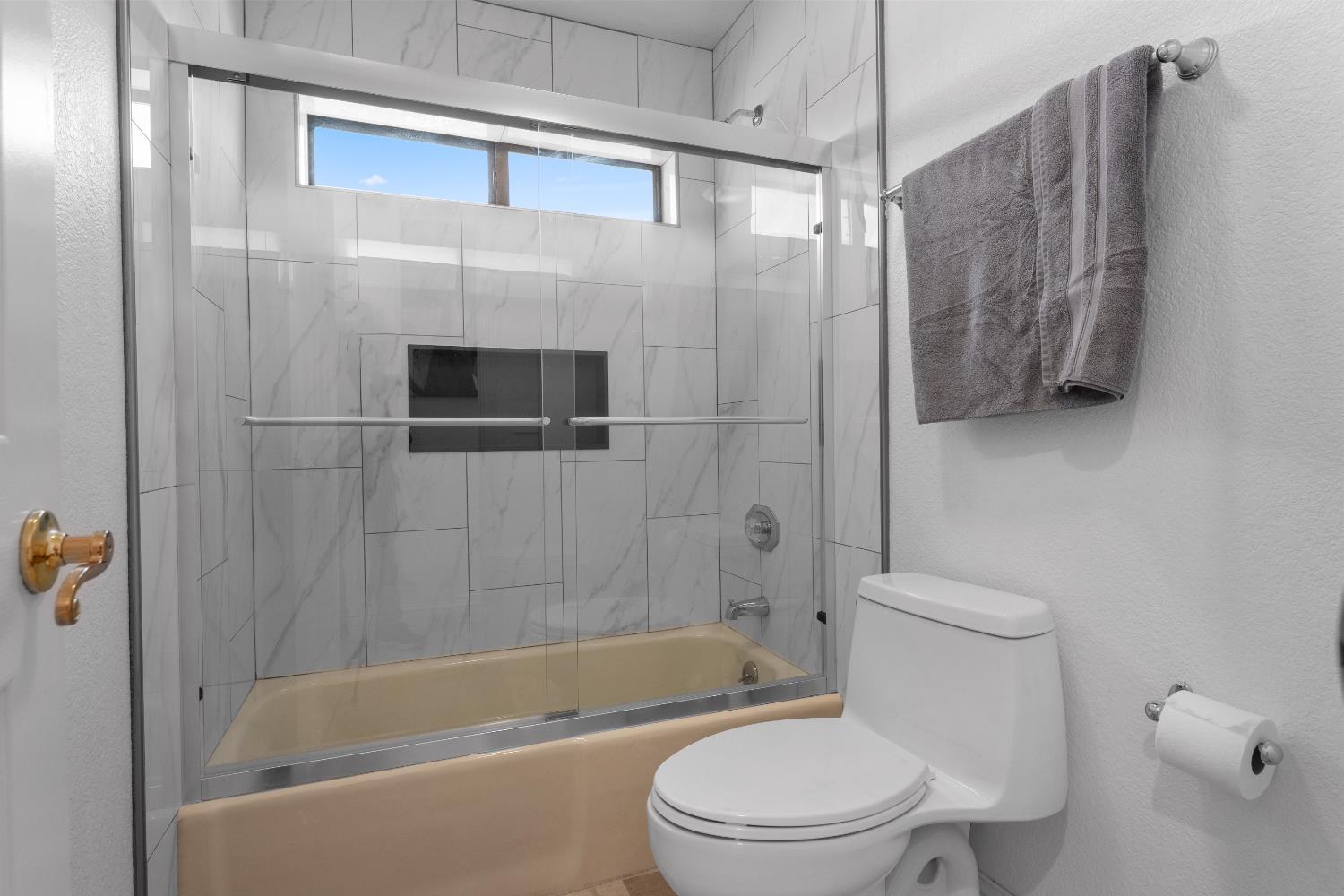 1801 Arroyo Drive Auburn, CA 95603 - Photo 34 of 68 a bathroom with a toilet and a shower